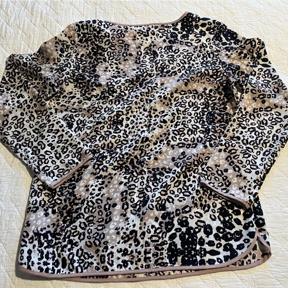 Collective Concepts Cheetah Print Long Sleeve - Picture 2 of 2